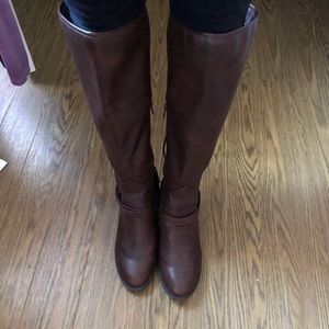 Brown knee high lace up 2 in heel boots size 7