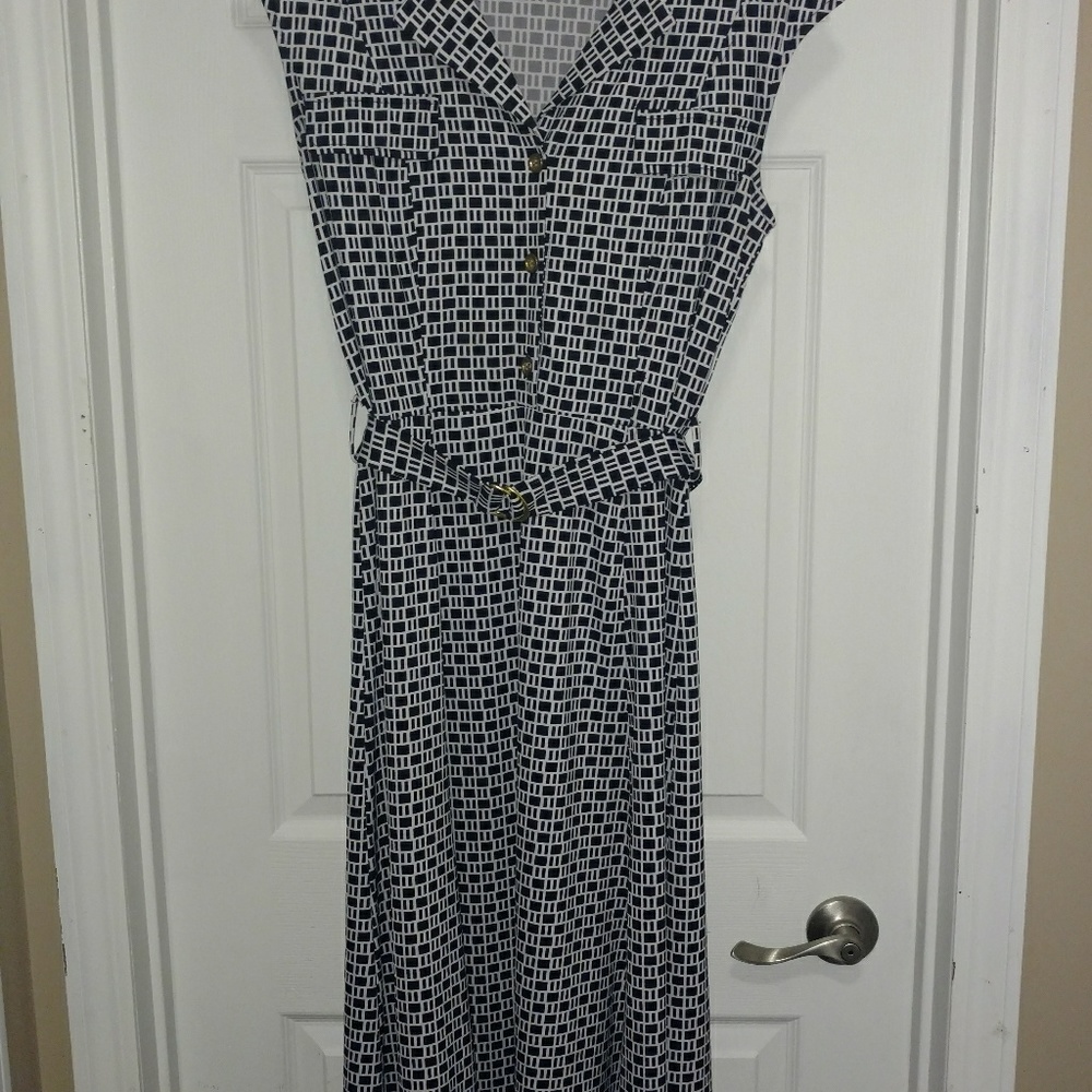 Black and white geometric print dress