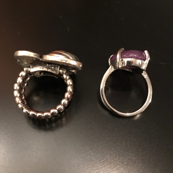 2 Beautiful costume jewelry rings😍 - Picture 2 of 4