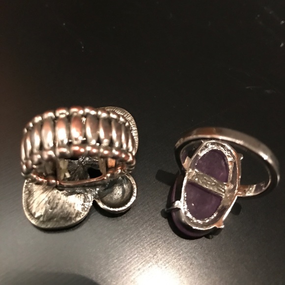 2 Beautiful costume jewelry rings😍 - Picture 3 of 4