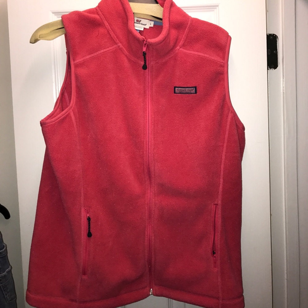 Vineyard vine vest