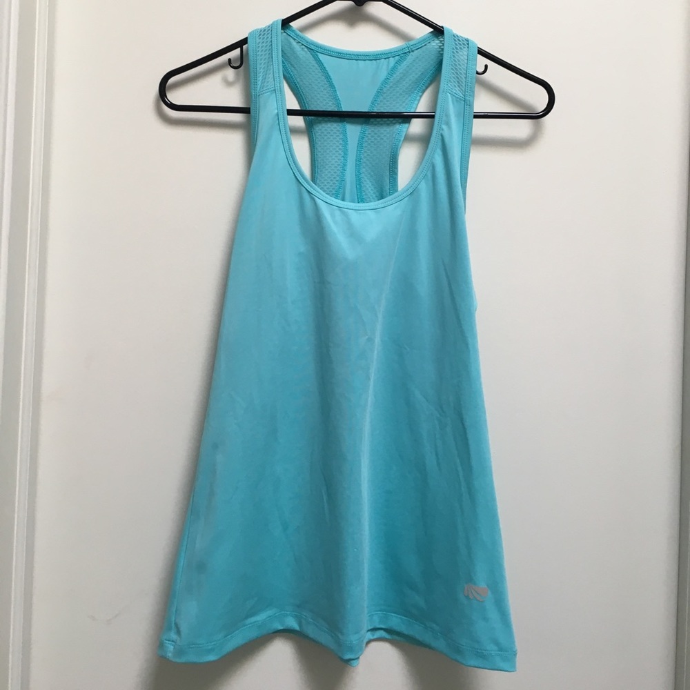 marika • like new yoga top medium