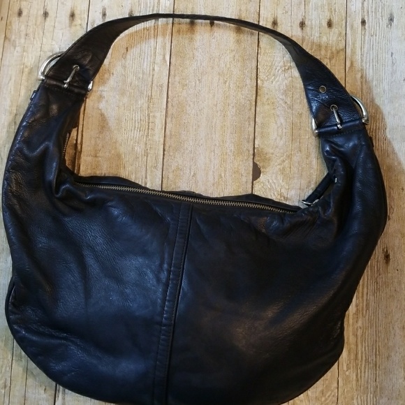Coach Handbags - Coach leather bag