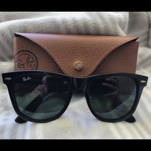 Ray-Ban 54mm Wayfarer Sunglasses in Black
