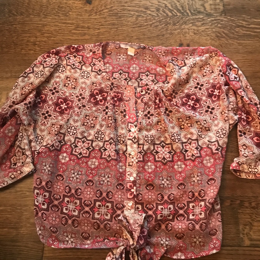 3/4 sleeved button down printed top