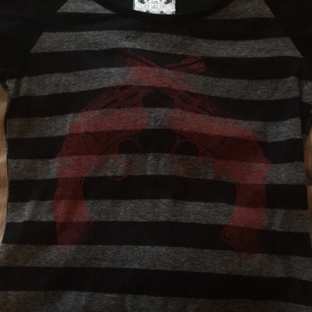 A Fine Mess short sleeve top. Size small - Picture 3 of 4