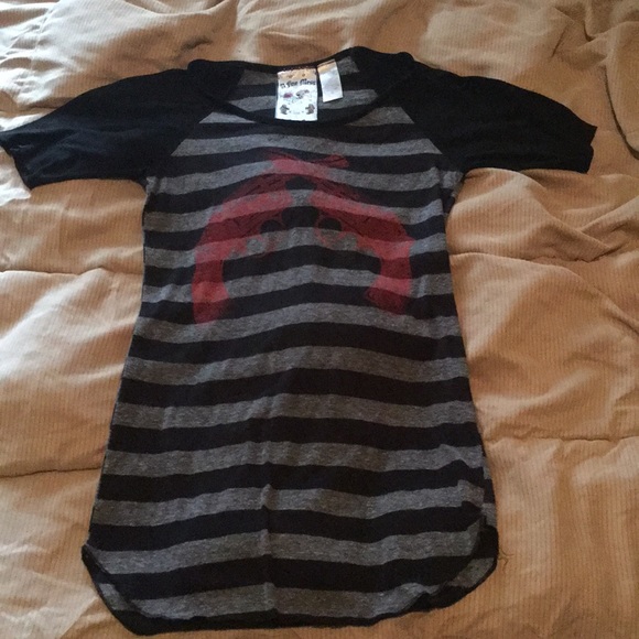 A Fine Mess short sleeve top. Size small - Picture 2 of 4