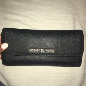 Michael Kors flat wallet