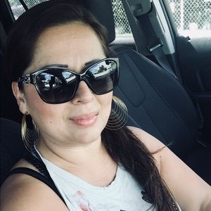 Meet your Posher, Sandra