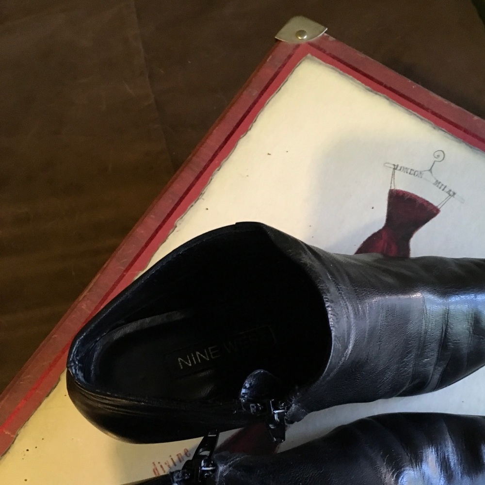 Ankle booties - Picture 3 of 5