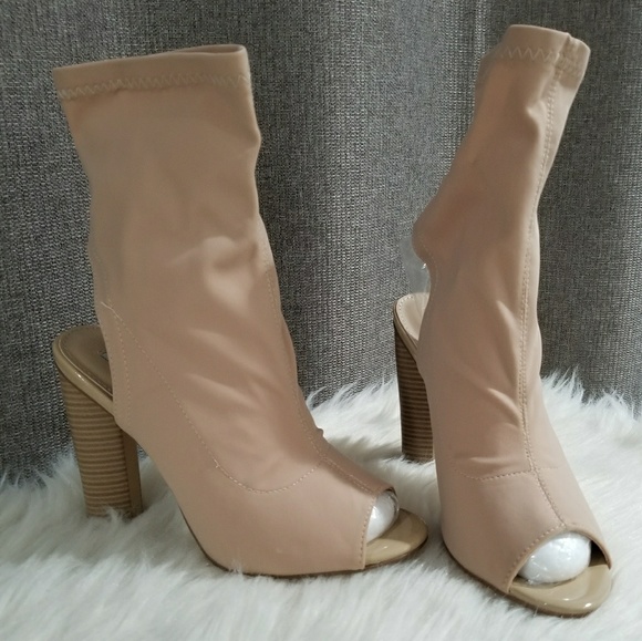 Shoes - NUDE BOOTIES