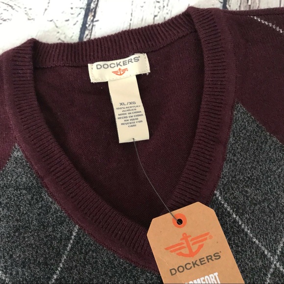 Burgundy Sweater - Picture 2 of 4