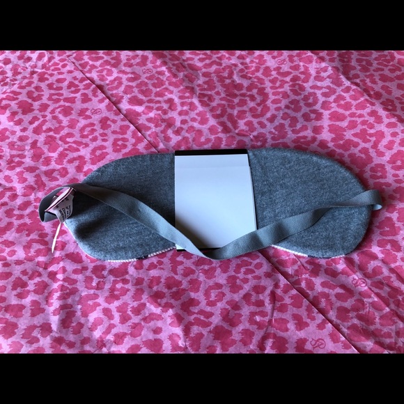 FREE Night eye mask - Picture 2 of 2