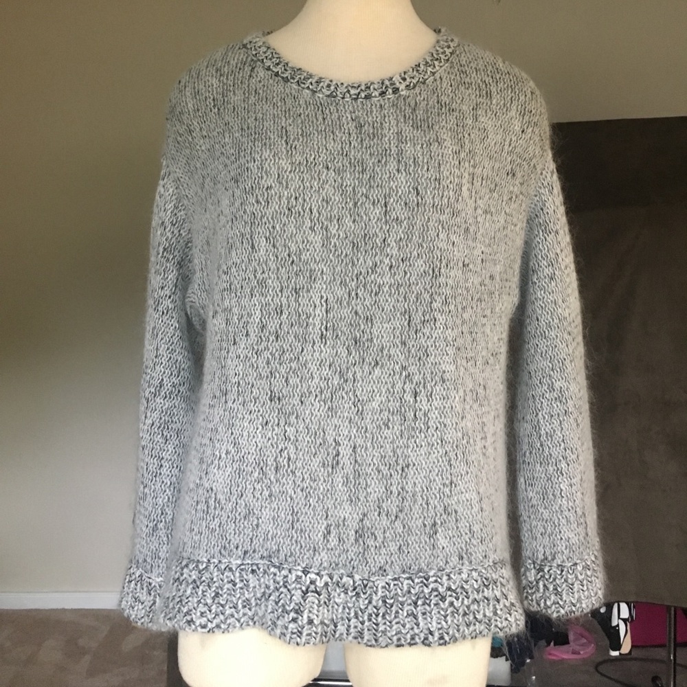 Gray oversized sweater, supper comfy