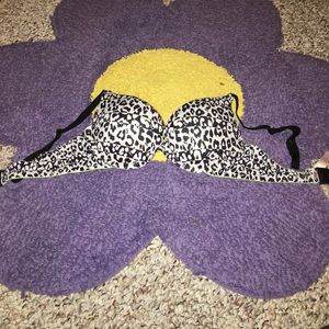 Victoria’s Secret pink push up bra gently used 34B