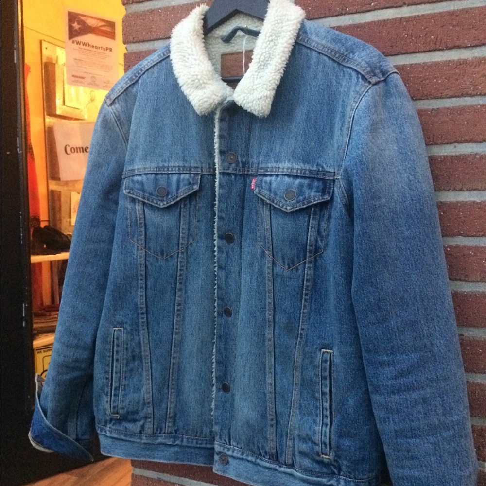 Men's Levi's Sherpa denim jacket.
