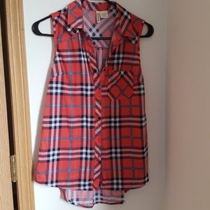 Very cute cut off flannel shirt