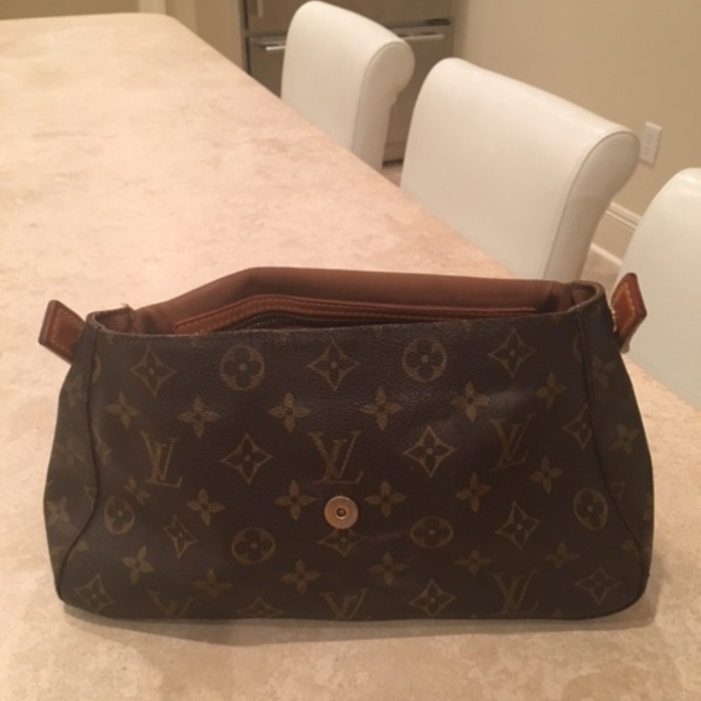 Authentic Louis Vuitton Monogram LOOPING bag