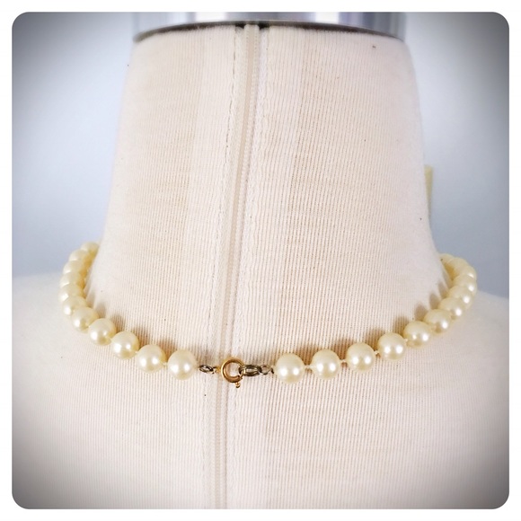 VINTAGE ~ Strand of Elegant Faux Pearls - Picture 2 of 2