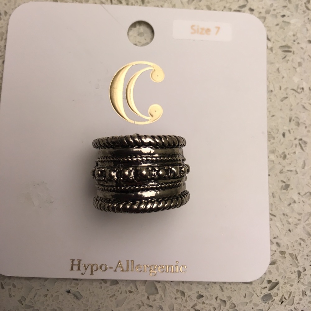 NWT Silver Tone Ring