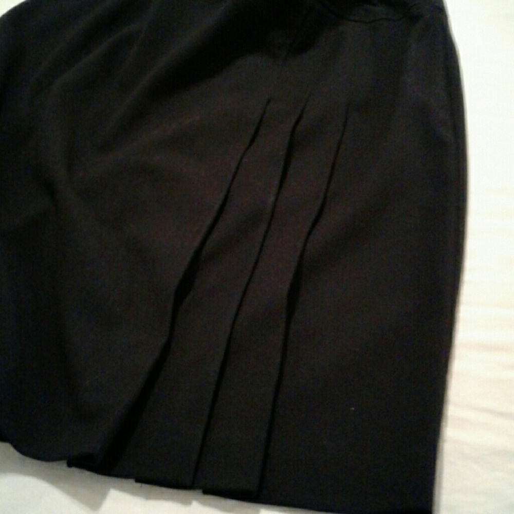 Skirt - Picture 3 of 4
