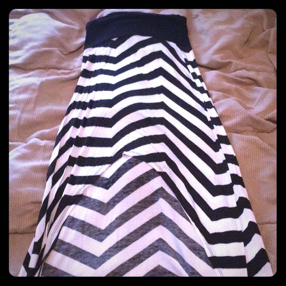Zig zag striped High-low skirt. Size small