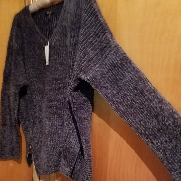 LAST ONE AVAILABLE R and J Couture sweater - Picture 5 of 6