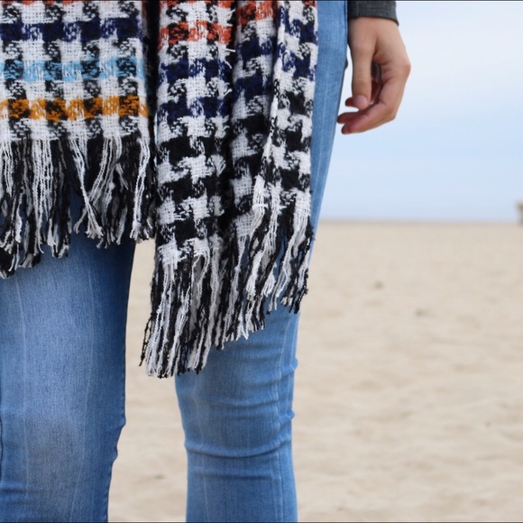 houndstooth scarf - Picture 4 of 4