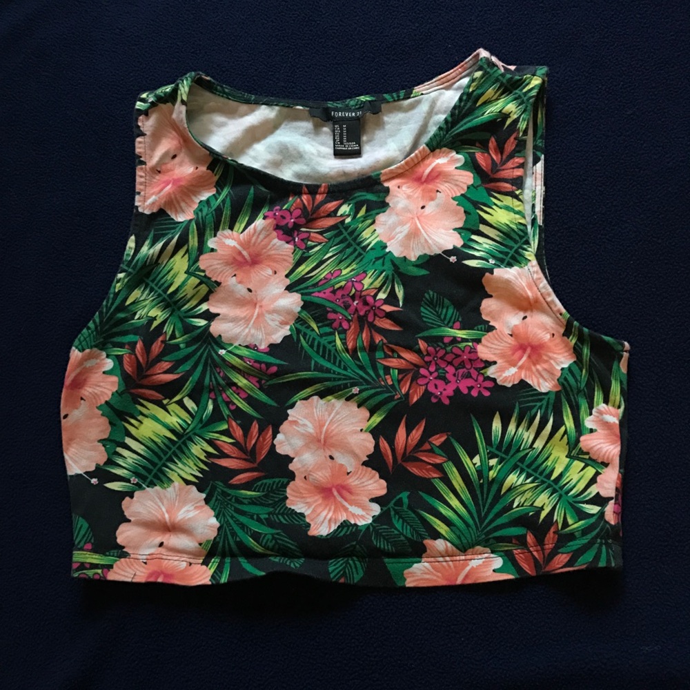 Tropical forever 21 crop top 🌸🌼☘️🌺