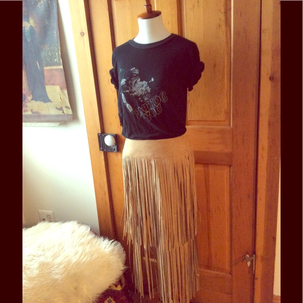 💥NWT FRINGE SKIRT💥