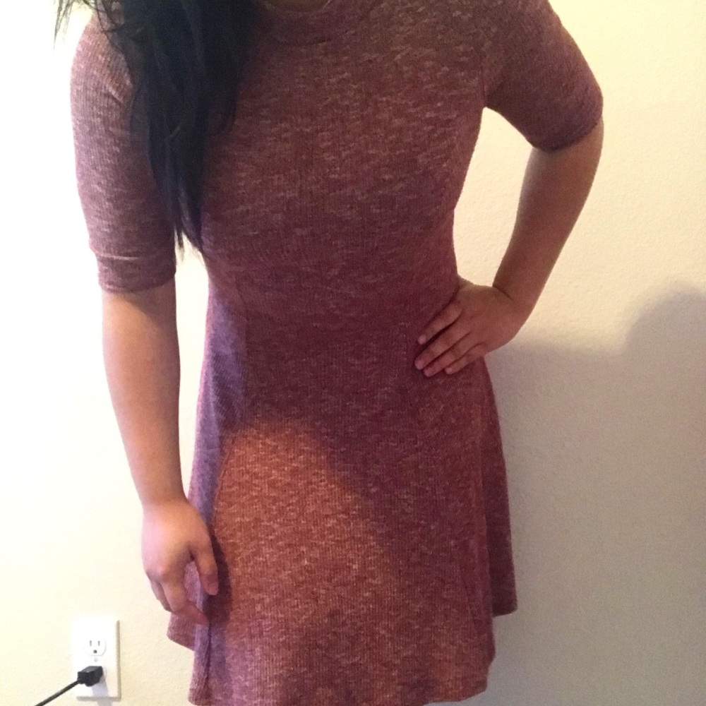 Red sexy fitting flowy longsleeves Midi dress