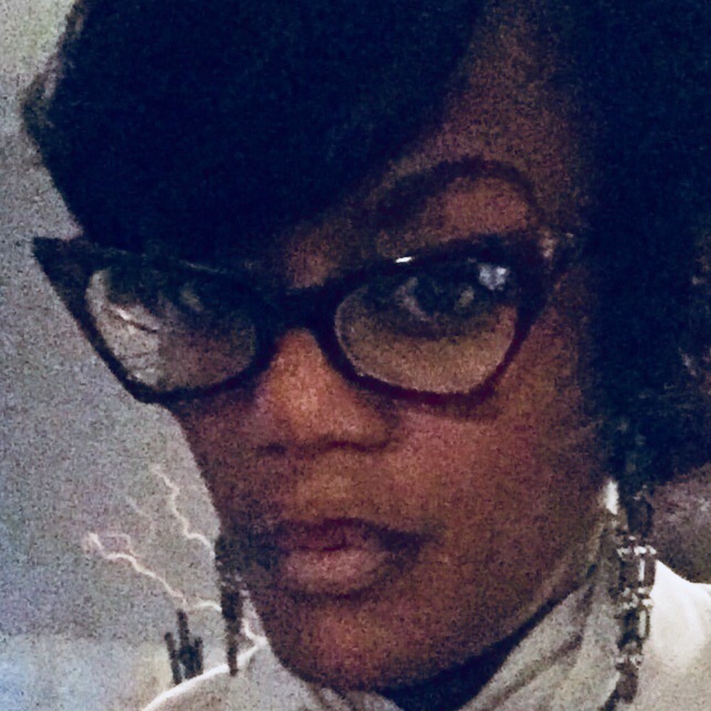 Meet your Posher, Monique