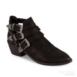 Dolce Vita Spur Booties in Black Nubuck