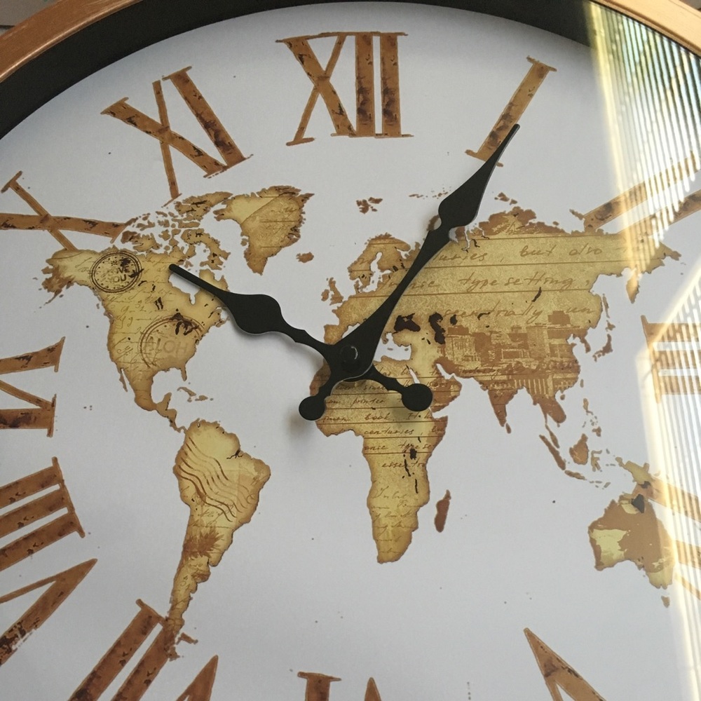 Clock - Picture 2 of 3