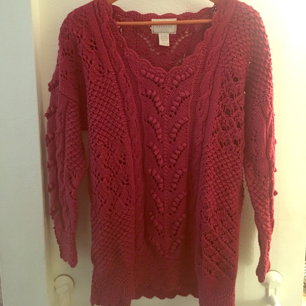 very warm oversized maroon knitted sweater