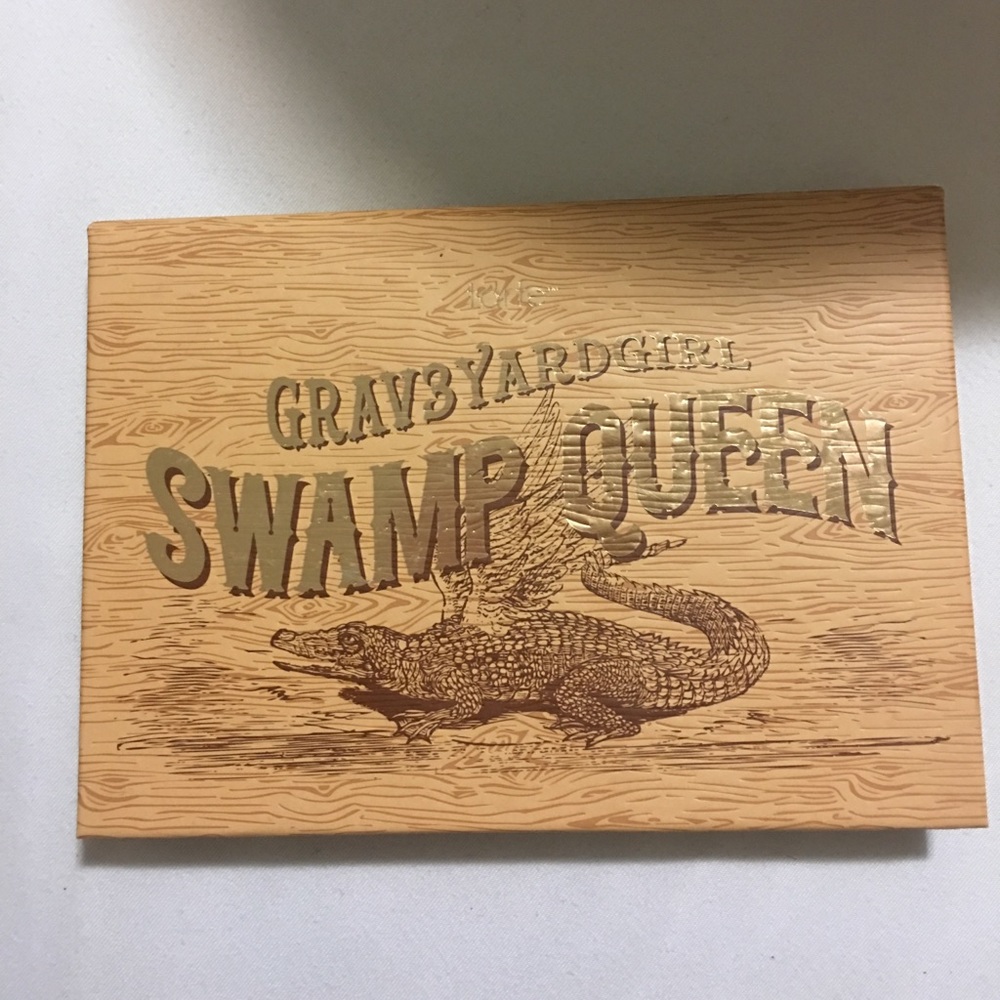 Grav3yard Girl Swamp queen palette