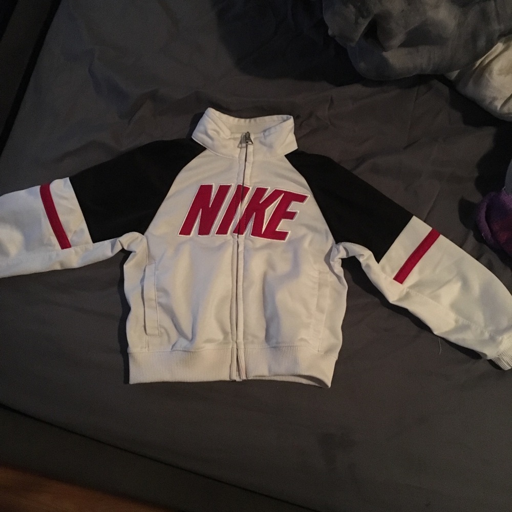 2t lightweight windbreaker