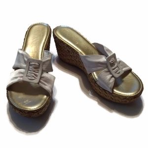 Italian Shoemakers Sandals White Wedge Cruise 10