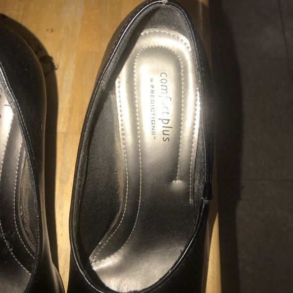 Black heels - Picture 3 of 4