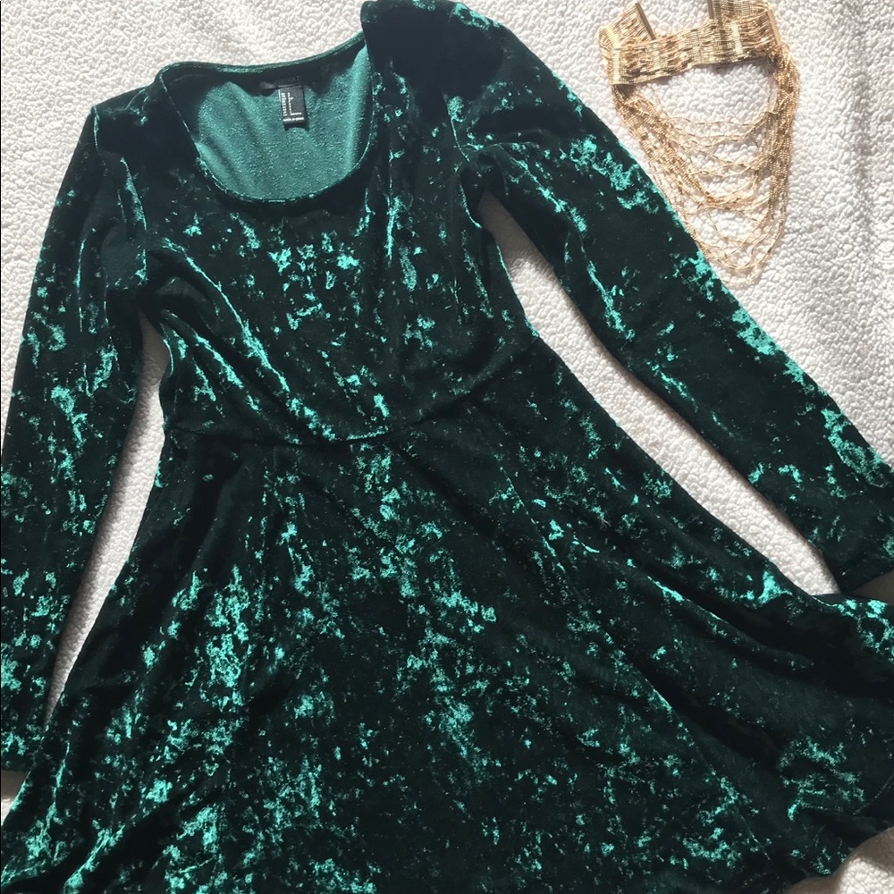Forever 21 Green Velvet Dress