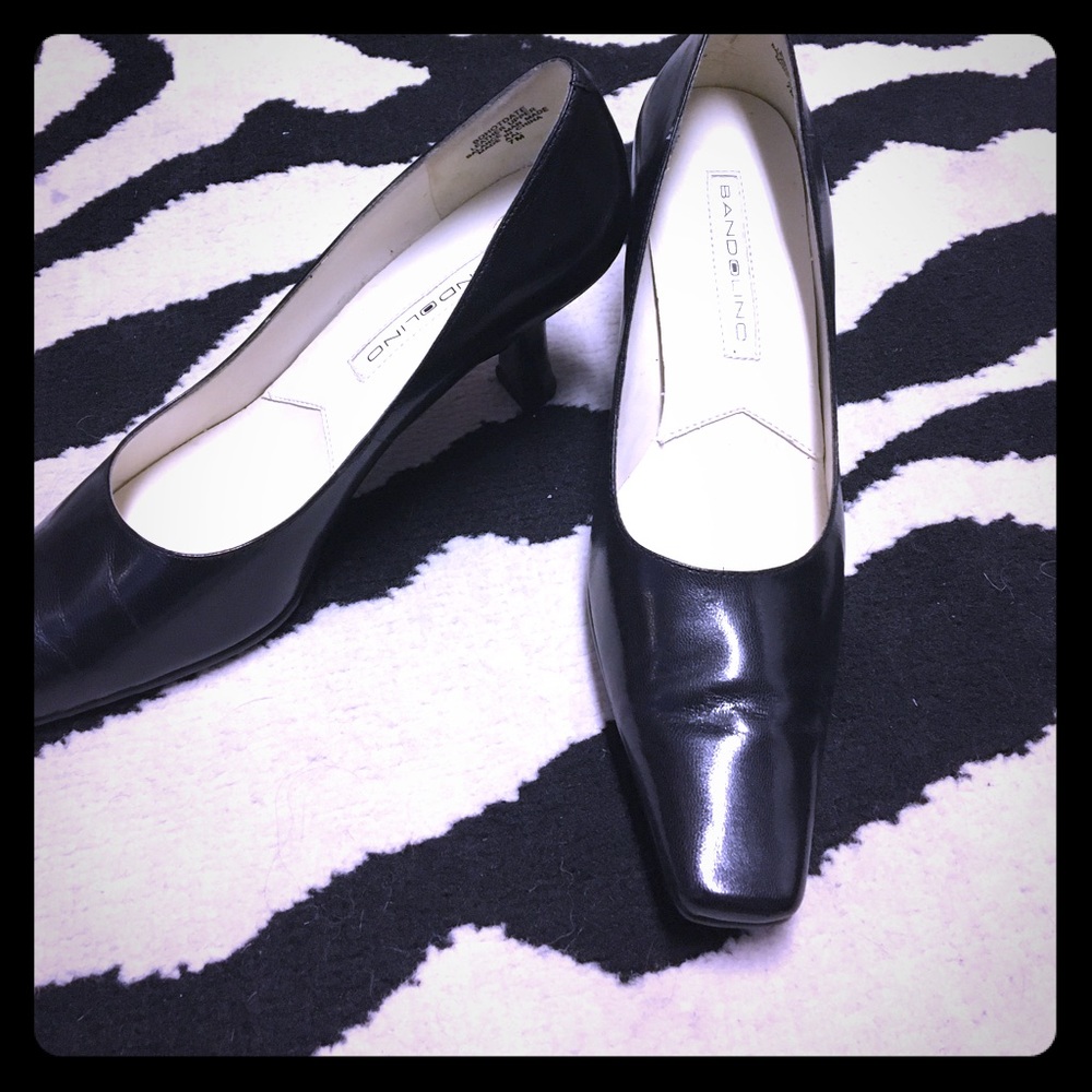 Bandolino Black Leather Heals