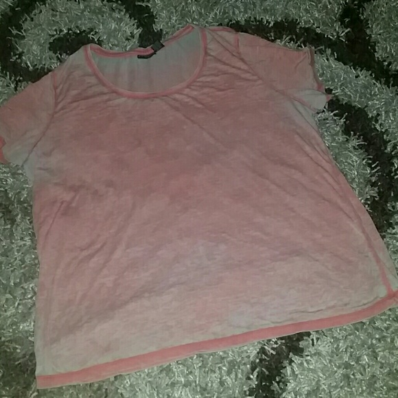 Women's Bay Studio Coral top - Picture 2 of 3