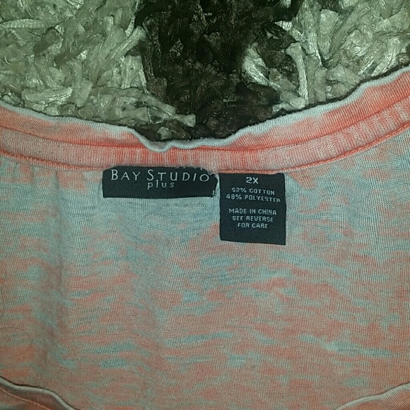 Women's Bay Studio Coral top - Picture 3 of 3