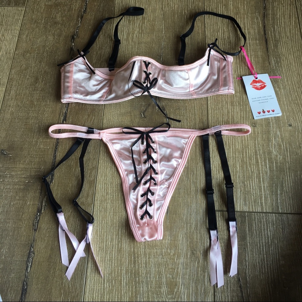 Bisous Box lingerie set