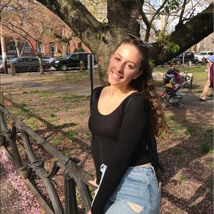 Meet your Posher, Olivia