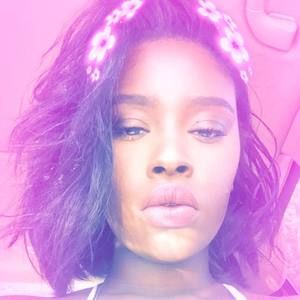 Meet your Posher, Myra