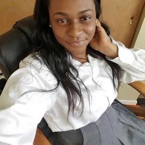 Meet your Posher, Junisha