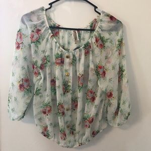 BRAND NEW beautiful floral blouse w/ gold buttons