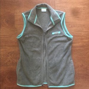 Never worn Columbia fleece vest