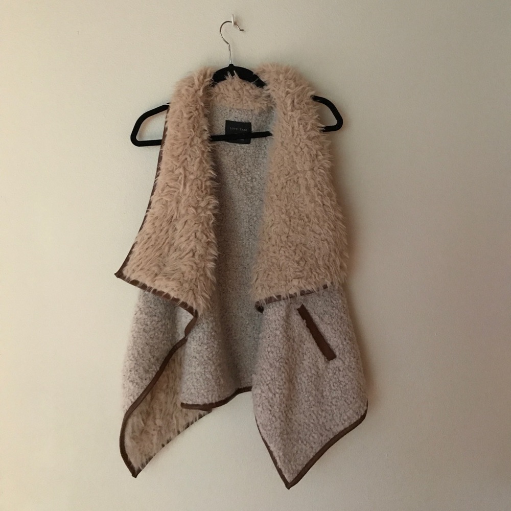 Size Medium Faux Fur Vest Love Tree